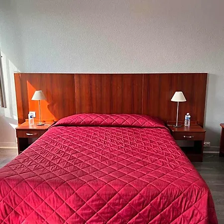 Des Sports Hotel