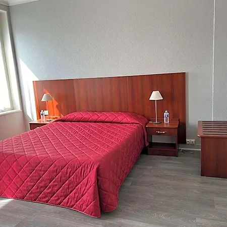 Des Sports Hotel 2*
